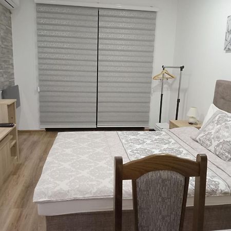 Apartments Karic Aerodrom Tuzla Dubrave Gornje Exterior foto