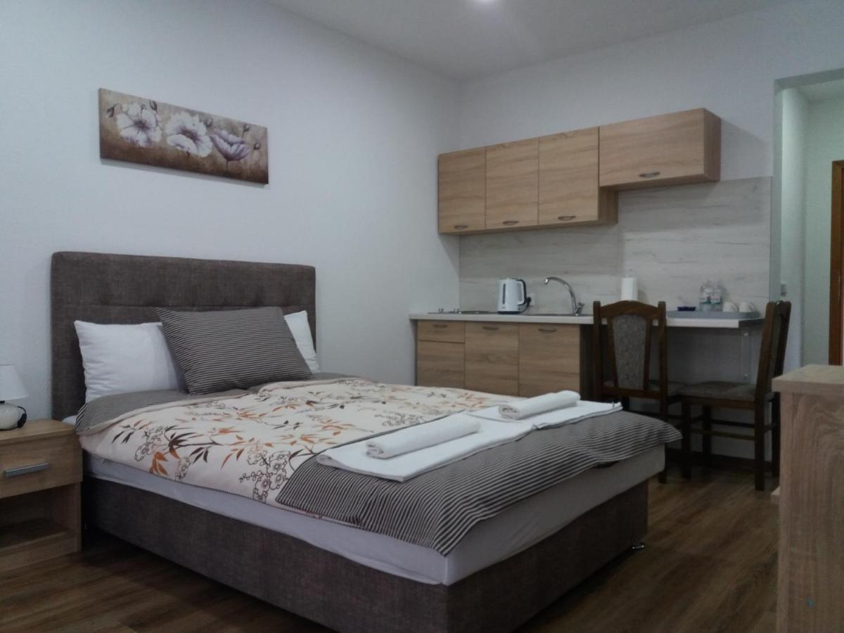 Apartments Karic Aerodrom Tuzla Dubrave Gornje Exterior foto